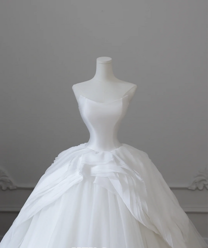 Simple and dreamy strapless A-line tulle wedding dress P2615