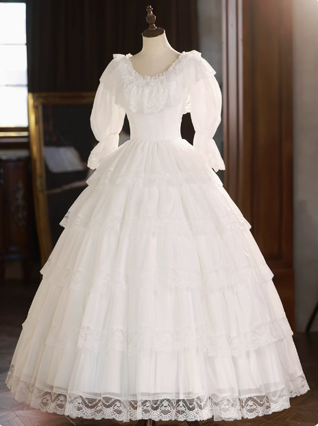 Vintage Lace Round Neck Princess Long Sleeve A-Line Wedding Dress P2625