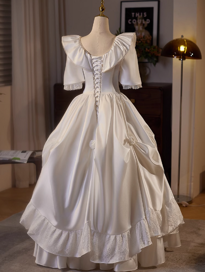 French retro princess on the run white satin square neck short sleeve floor length wedding dress P2628