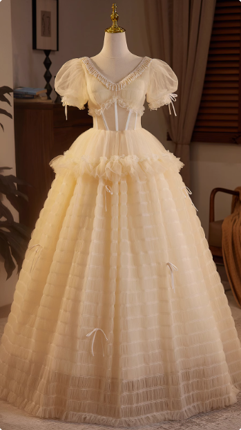 Elegant and flowing champagne V-neck short-sleeved tulle A-line wedding dress P2635