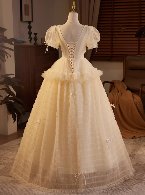 Elegant and flowing champagne V-neck short-sleeved tulle A-line wedding dress P2635