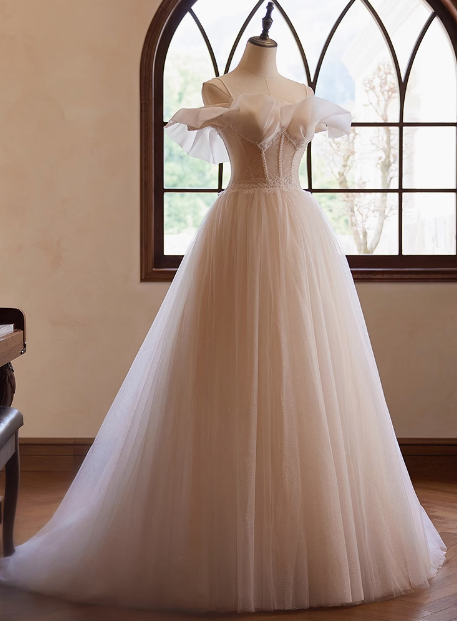 Elegant and flowing white strapless tulle beaded A-line wedding dress P2638
