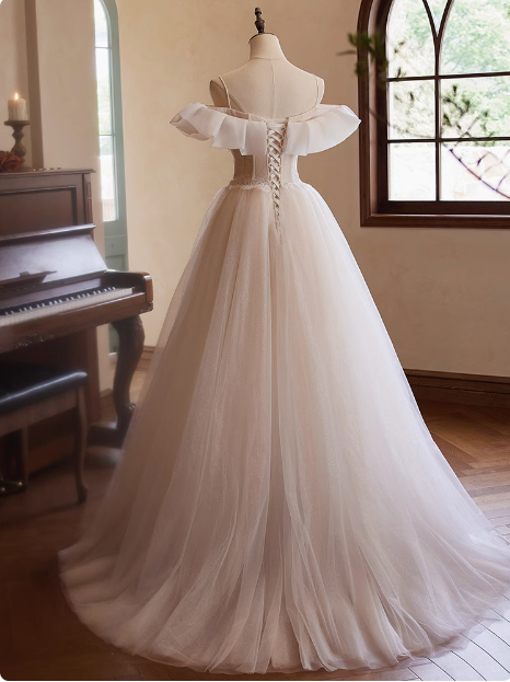 Elegant and flowing white strapless tulle beaded A-line wedding dress P2638