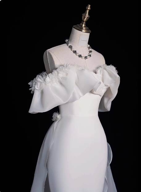 Elegant and simple one-shoulder satin mermaid floor-length wedding dress P2648