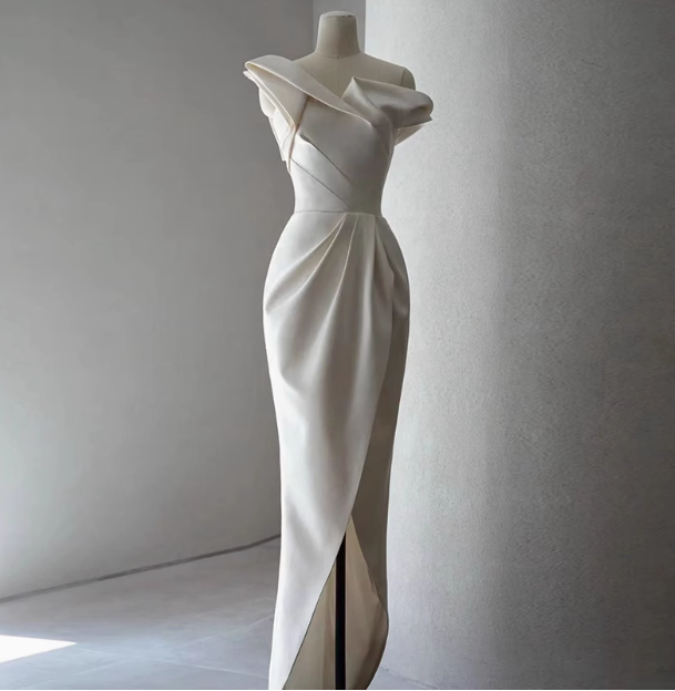 Satin French One Shoulder Hip-wrapped Fishtail Wedding Dress P2653