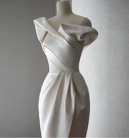 Satin French One Shoulder Hip-wrapped Fishtail Wedding Dress P2653