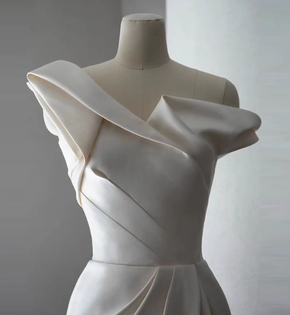 Satin French One Shoulder Hip-wrapped Fishtail Wedding Dress P2653