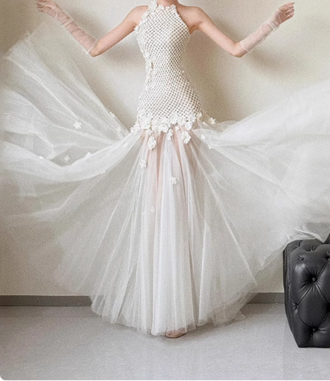 Chic Halter-Shoulder 3D Floral Tulle Floor-Length Wedding Dress P2658