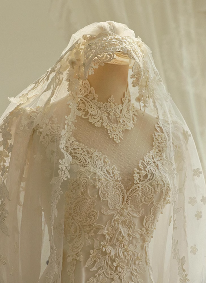 Vintage Lace Simple French Tulle Wedding Dress with Train P2659