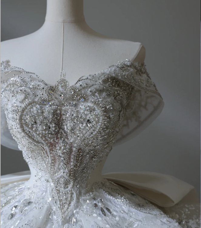 Vintage French Princess Off-the-shoulder Tulle Beaded Floor-length Wedding Dress P2565