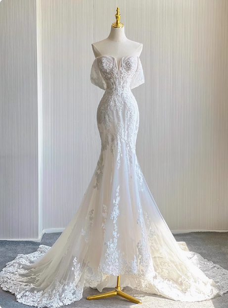 French Retro Fishtail Off-shoulder Lace Wedding Dress with Train P2666