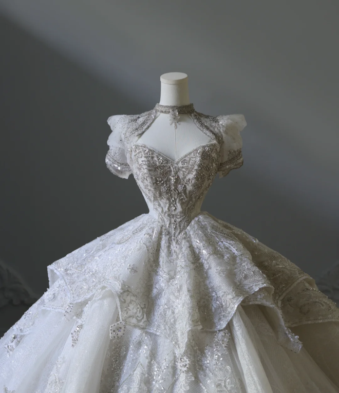 French Retro Lace Short Sleeve Princess Beaded Floor-Length Wedding Dress P2566