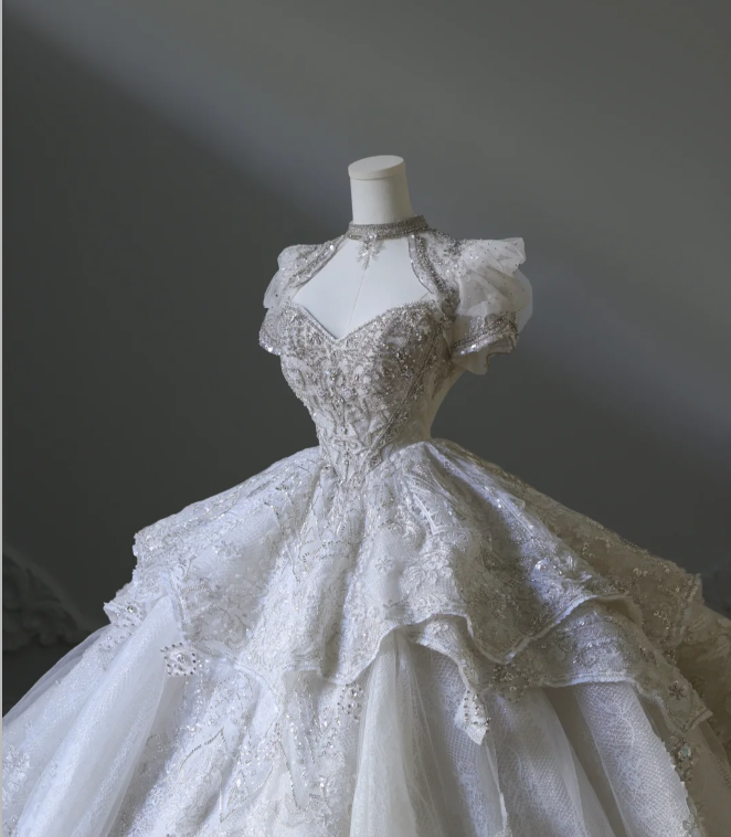 French Retro Lace Short Sleeve Princess Beaded Floor-Length Wedding Dress P2566