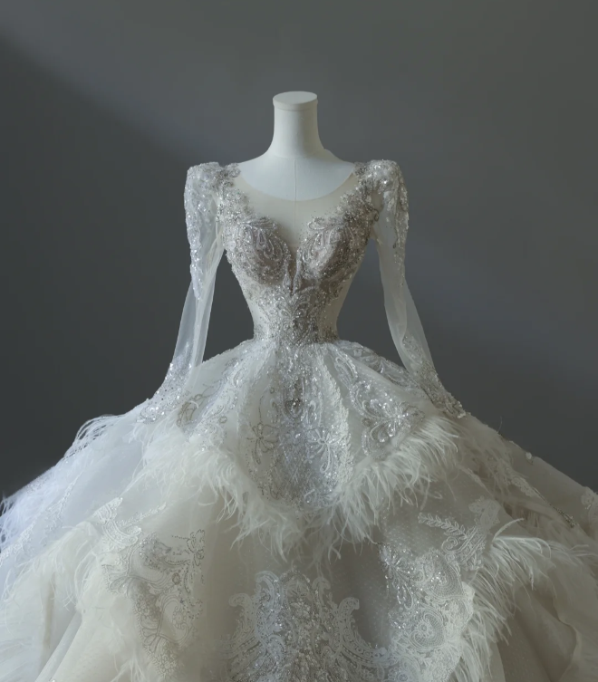 Vintage French Palace Round Neck Long Sleeve Sequined Floor-Length Wedding Dress P2568