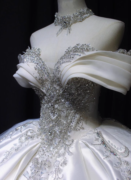 Retro Palace Style Off-shoulder Satin Beaded Floor-length Wedding Dress P2671