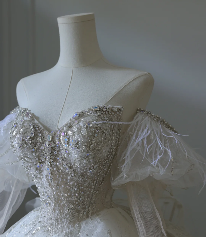 Dreamy Sweet Princess Heart-Shaped Neck Rhinestone Floor-Length Wedding Dress P2572