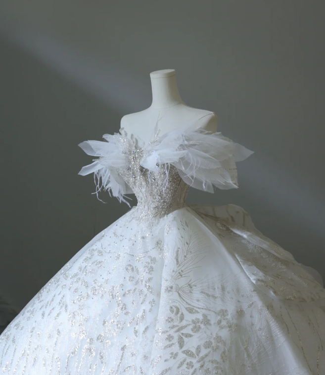 Fantasy Swan One Shoulder Princess Tulle Floor-Length Wedding Dress P2573