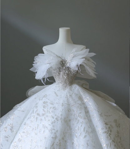 Fantasy Swan One Shoulder Princess Tulle Floor-Length Wedding Dress P2573