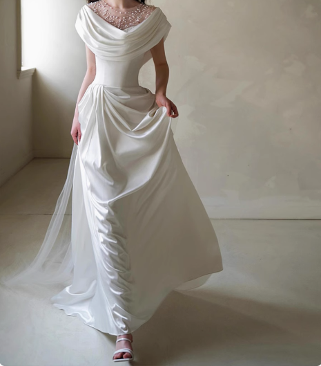 Elegant high-end satin off-the-shoulder floor-length wedding dress P2676
