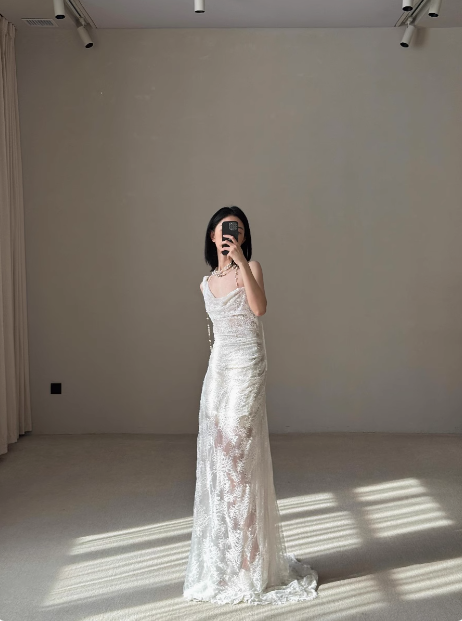 Elegant and flowing white lace camisole backless mermaid wedding dress with train P2678