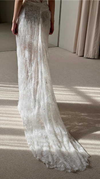 Elegant and flowing white lace camisole backless mermaid wedding dress with train P2678