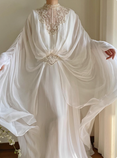 Elegant and flowing white lace chiffon high-neck wedding dress P2679