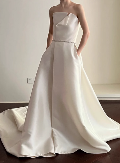 Elegant minimalist white off-shoulder satin floor-length wedding dress P2688