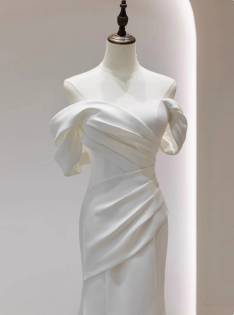 Simple and slim-fitting off-shoulder satin mermaid wedding dress P2691