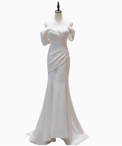 Simple and slim-fitting off-shoulder satin mermaid wedding dress P2691