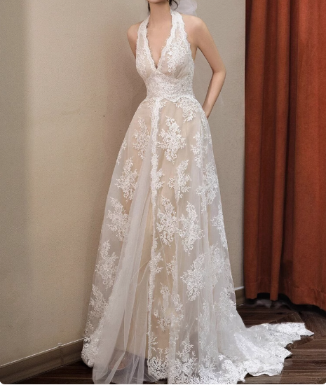 French Retro Lace Halter Off-shoulder Floor-length A-line Wedding Dress P2706