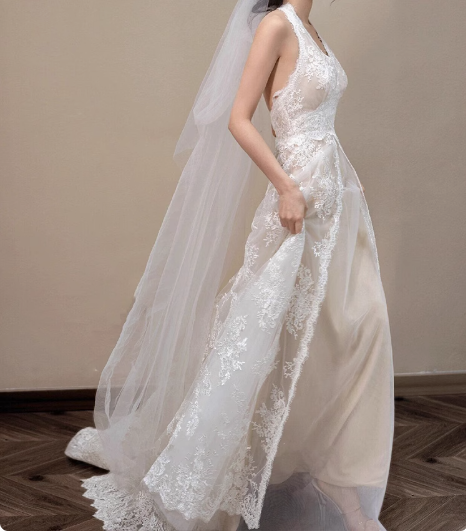 French Retro Lace Halter Off-shoulder Floor-length A-line Wedding Dress P2706