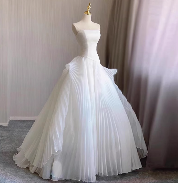 Elegant and simple tube top tulle A-line floor-length wedding dress P2720