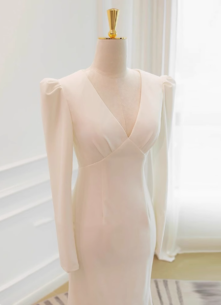 Simple and Elegant Long Sleeve V-Neck Satin Mermaid Floor-Length Wedding Dress P2722