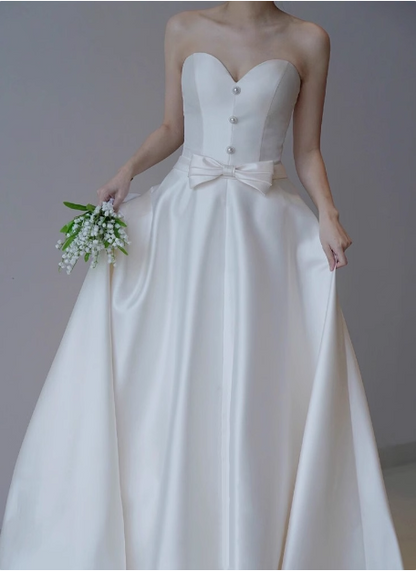 French Strapless Satin Sweetheart Neckline Small Train White Wedding Dress P2723