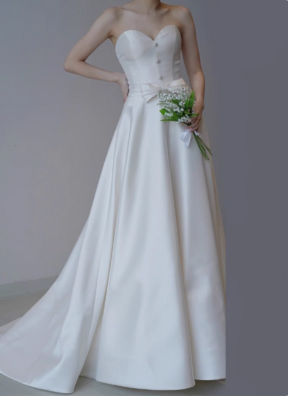 French Strapless Satin Sweetheart Neckline Small Train White Wedding Dress P2723