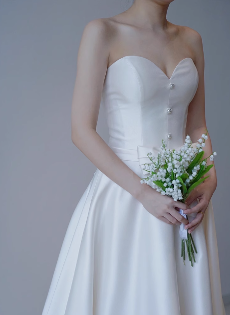 French Strapless Satin Sweetheart Neckline Small Train White Wedding Dress P2723