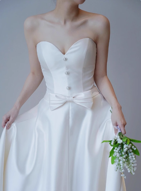 French Strapless Satin Sweetheart Neckline Small Train White Wedding Dress P2723