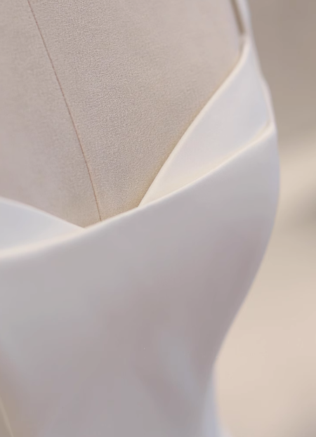 White strapless sleeveless 3D flower A-line small train silk wedding dress P2724