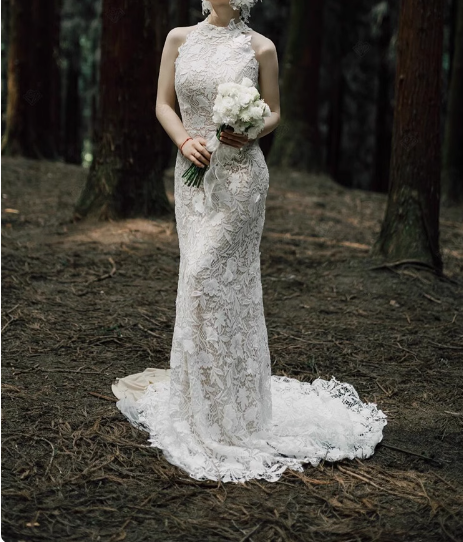 French halterneck retro lace backless white mermaid wedding dress with small train P2728