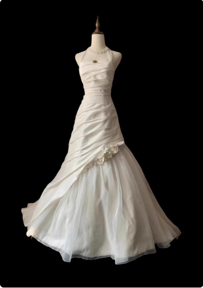 Vintage Satin Halter Neck A-Line Wedding Dress with Small Train P2729