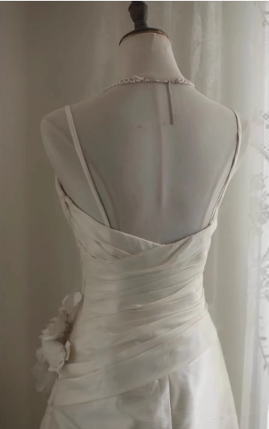 Elegant Satin Vintage Strap Floor-Length 3D Flower Wedding Dress P2730