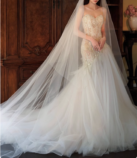 Flowing Sweetheart Neck Lace Tulle Wedding Dress with Train P2737