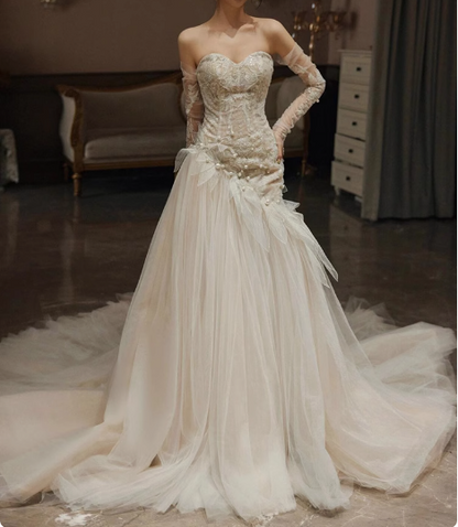 Flowing Sweetheart Neck Lace Tulle Wedding Dress with Train P2737