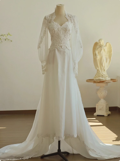 Vintage Lace V-Neck Long Sleeves Trailing Wedding Dress P2746