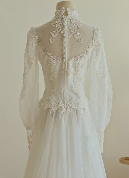 Vintage Lace V-Neck Long Sleeves Trailing Wedding Dress P2746