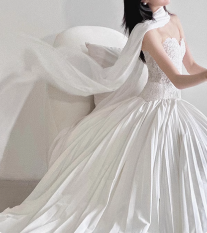 White Sweetheart Neckline Fitted Waist Lace Wedding Dress P2748