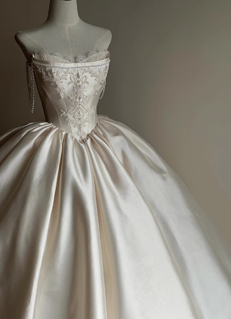 French Retro Satin Strapless A-Line Wedding Dress P2758