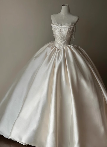 French Retro Satin Strapless A-Line Wedding Dress P2758