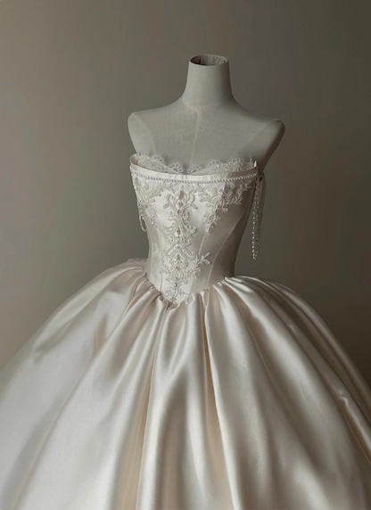 French Retro Satin Strapless A-Line Wedding Dress P2758