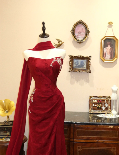 Elegant Red Strapless Mermaid Wedding Dress with Small Train P2770